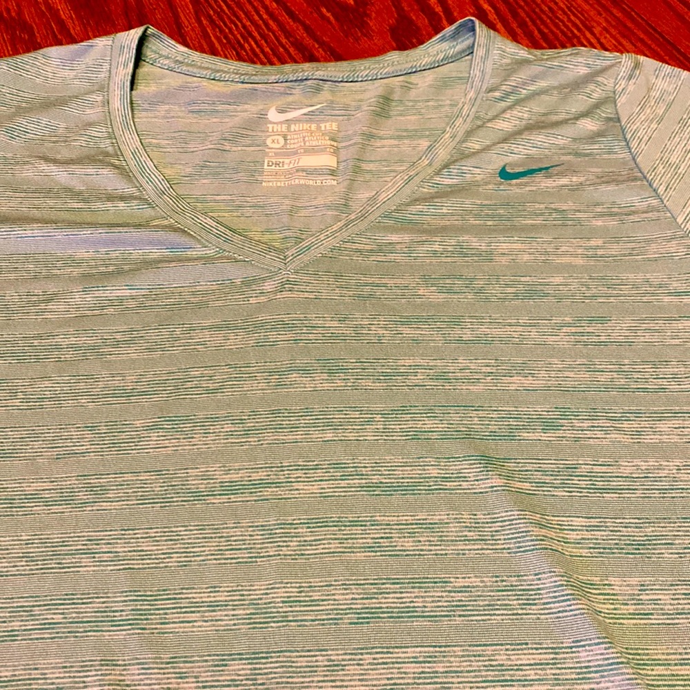 Nike Tee Athletic Cut